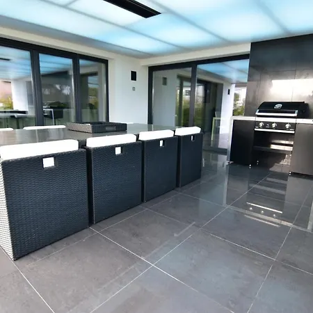 Luxus Sauna, Whirlpool Und Terrasse *
